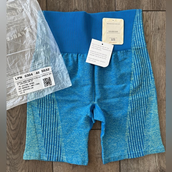 Fabletics Ombre Seamless Ultra High-Waisted 6" Shorts, Lake/Faded Lime - Picture 4 of 10